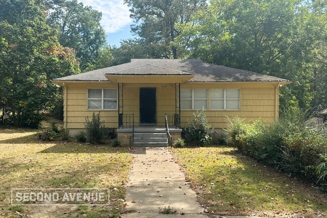 Building Photo - 1613 Mann Dr