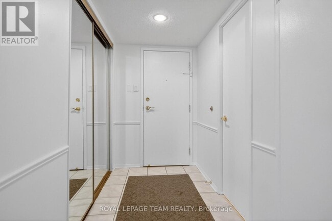 Building Photo - 545 St. Laurent Blvd