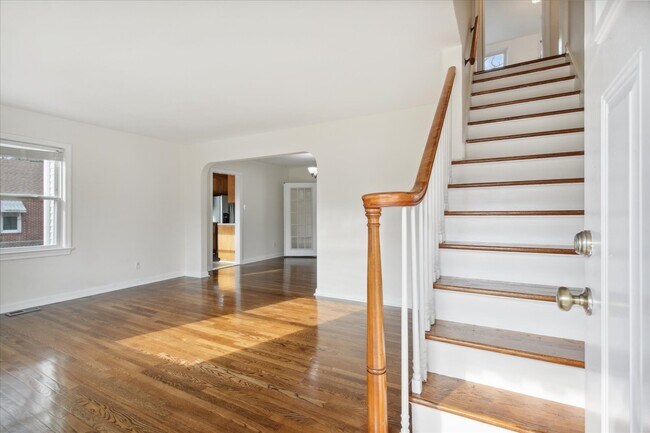 Foto del edificio - 32 Hitchens Ln