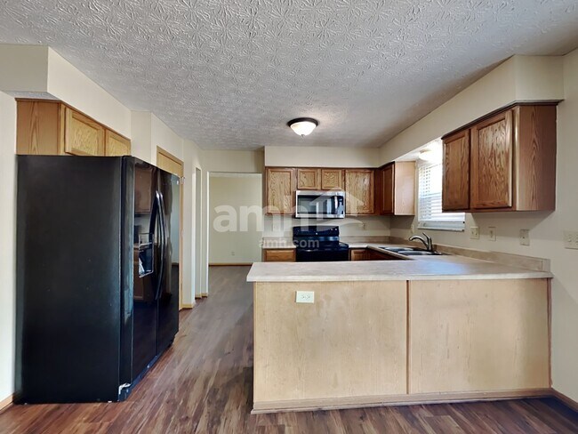 Foto del edificio - 2661 Hardwood Ave