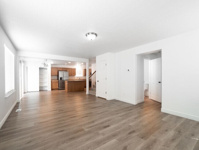 Foto del edificio - 4 Bedroom - 2.5 Bathroom House in Provo