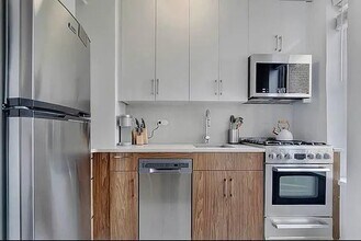 Building Photo - 161 W 16th St