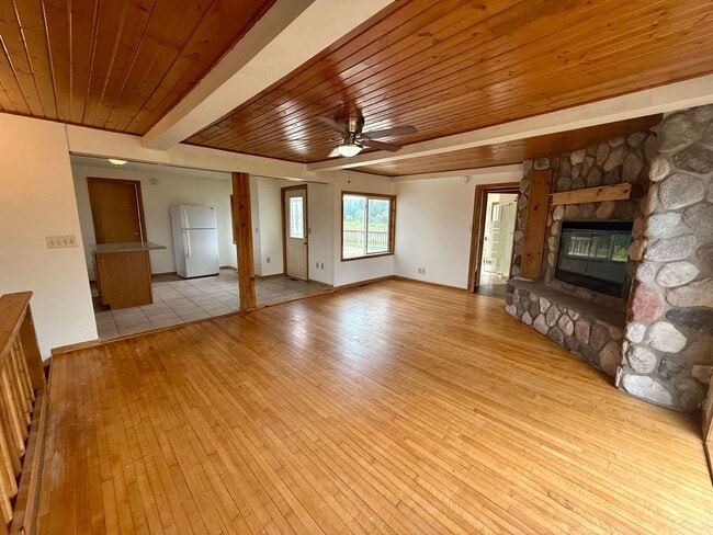 Foto del edificio - 3 Bed 2 Bath Single Family Home in Elcho