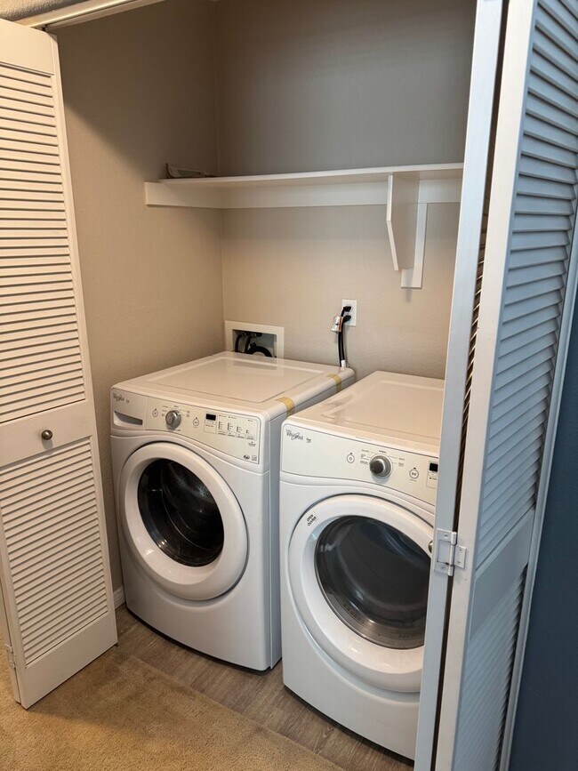 Foto del edificio - Beautiful 2 bed 2.5 bath condo available n...