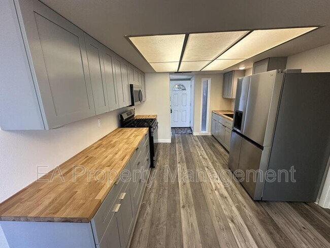 Foto del edificio - 3232 Louraine Cir