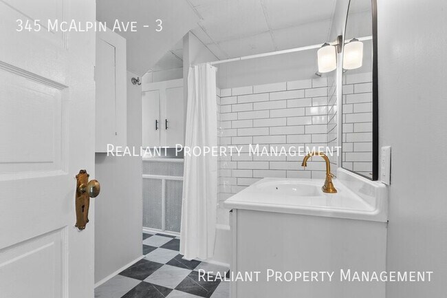 Foto del edificio - 345 McAlpin Ave