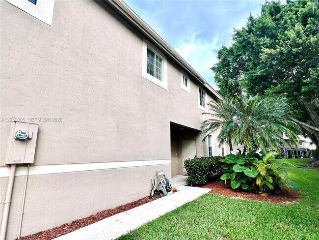Foto del edificio - 2176 Salerno Cir