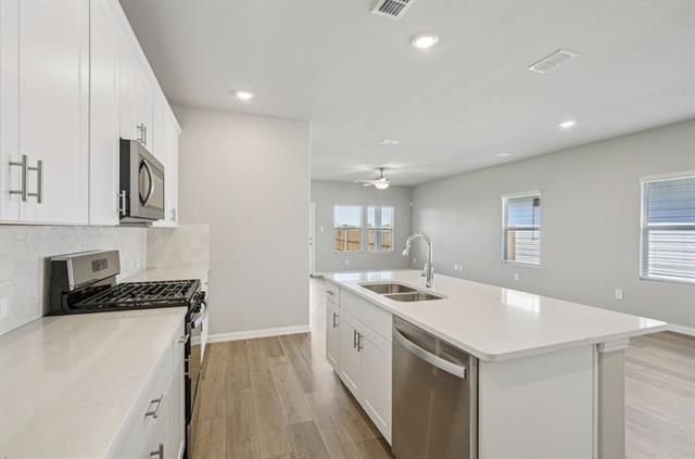 Building Photo - 613 Clover Crk Dr