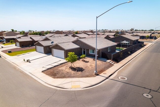 Foto del edificio - 511 Meadow Ct