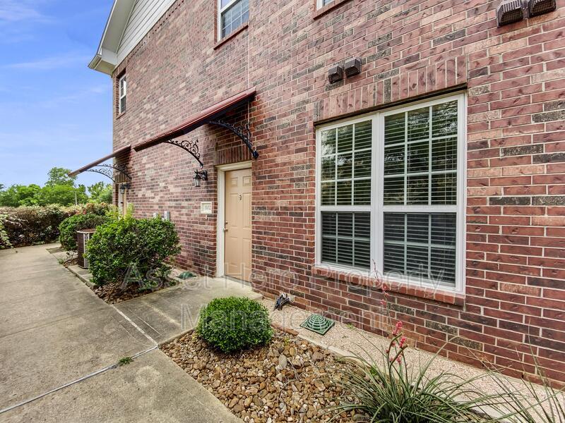 Foto principal - 801 Luther St W