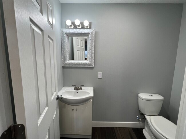 Half bath - 1106 7th St