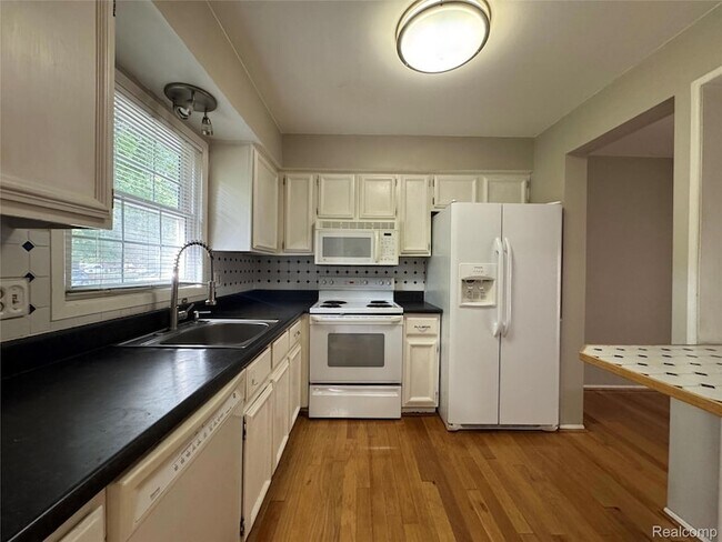 Foto del edificio - 1775 Brentwood