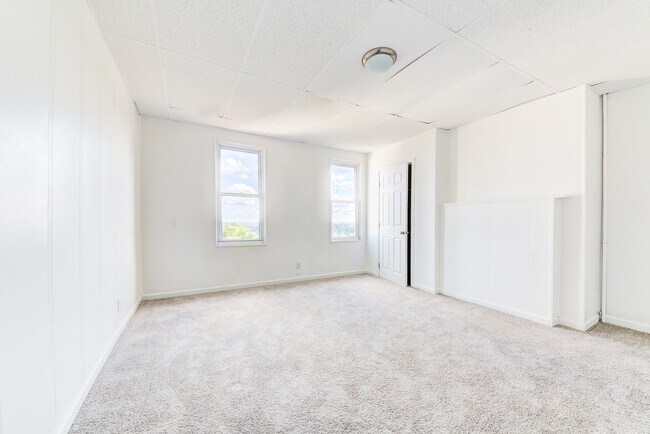 Foto del edificio - AVAILABLE NOW- 3 BEDROOM, 1.5 BATH HOME!