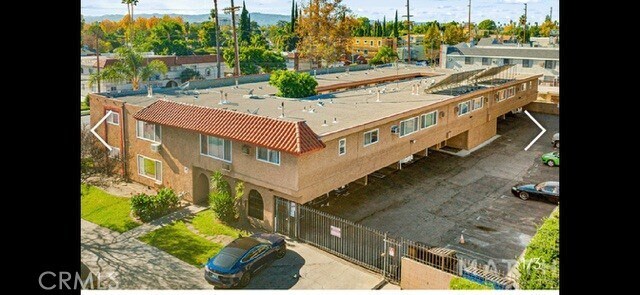 Building Photo - 13907 Vanowen St