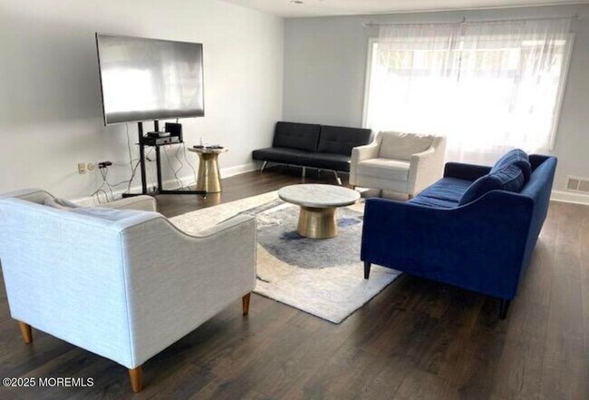 Foto del edificio - 55 Heath Ave