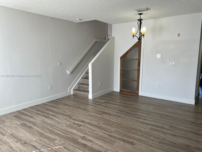 Building Photo - 2349 SE 23rd Dr