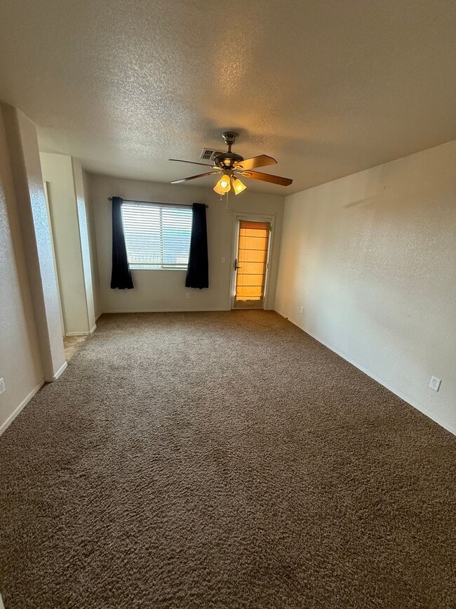 Foto del edificio - 1315 Paso Robles Ave