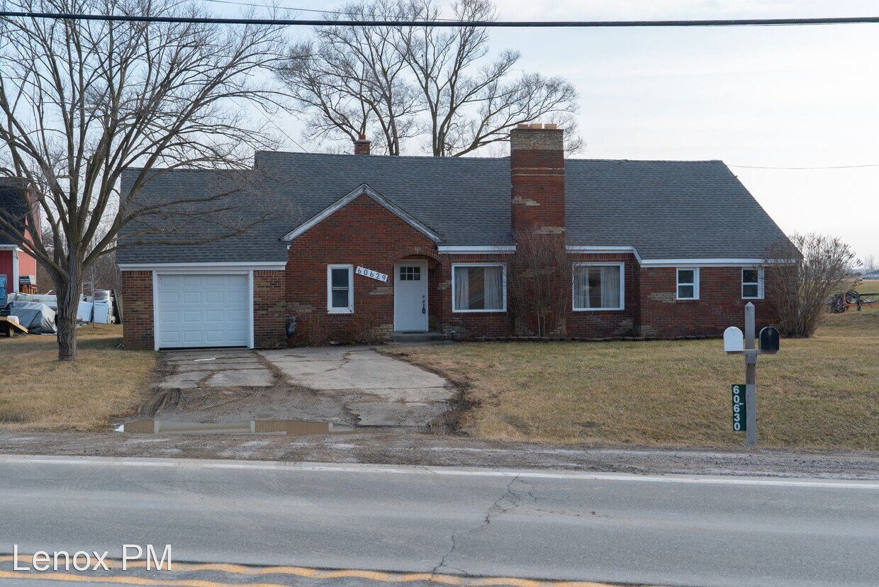 Primary Photo - 4 br, 2 bath House - 60629 New Haven Rd