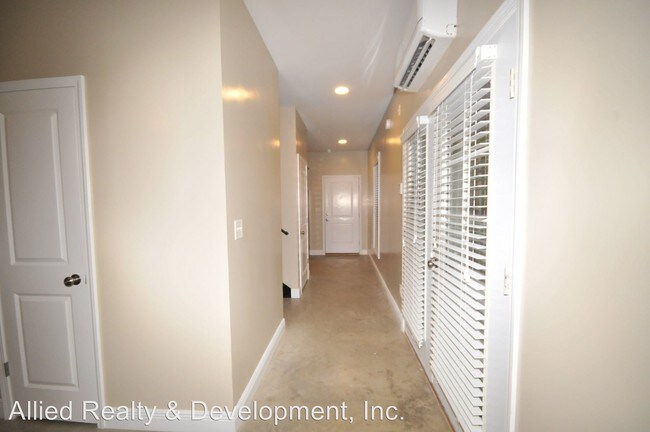 Foto del edificio - 4 br, 4.5 bath Apartment - 443 Meador Drive