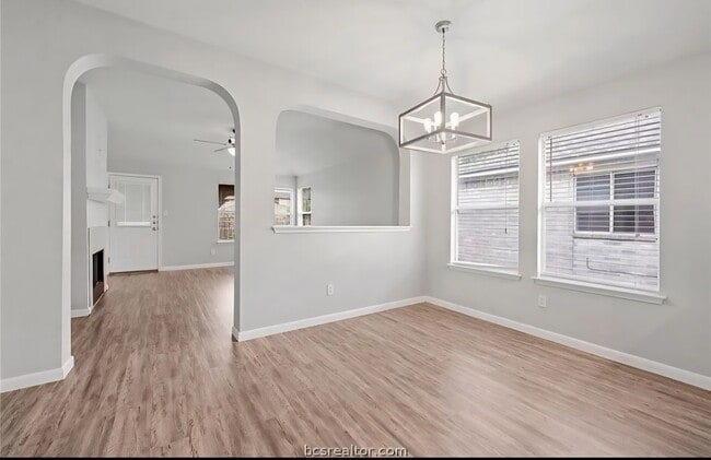 Building Photo - 4318 Spring Garden Dr