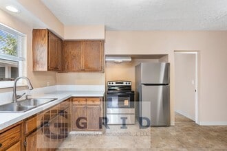 Building Photo - 8316 SE Raymond Ct