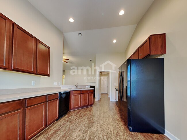 Building Photo - 321 Harriswood Lane