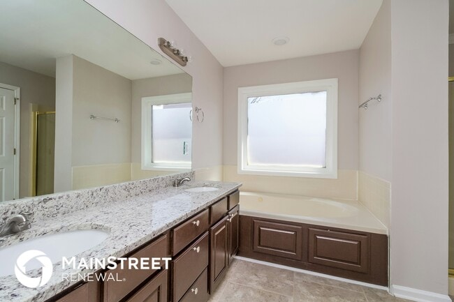 Foto del edificio - 4352 Cambridge Dr