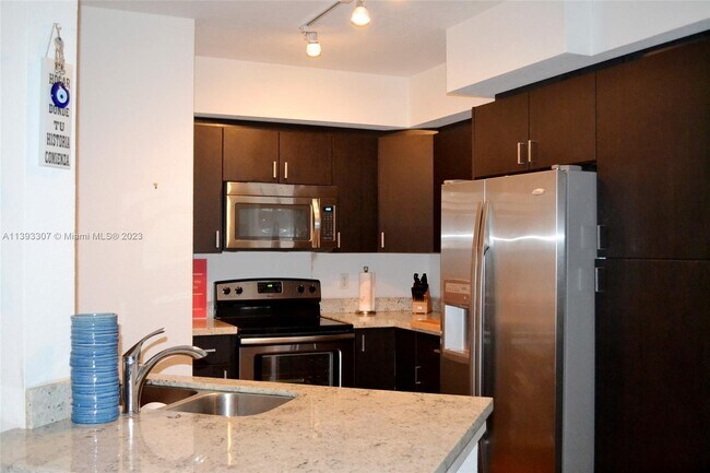 Foto del edificio - 1830 Radius Dr