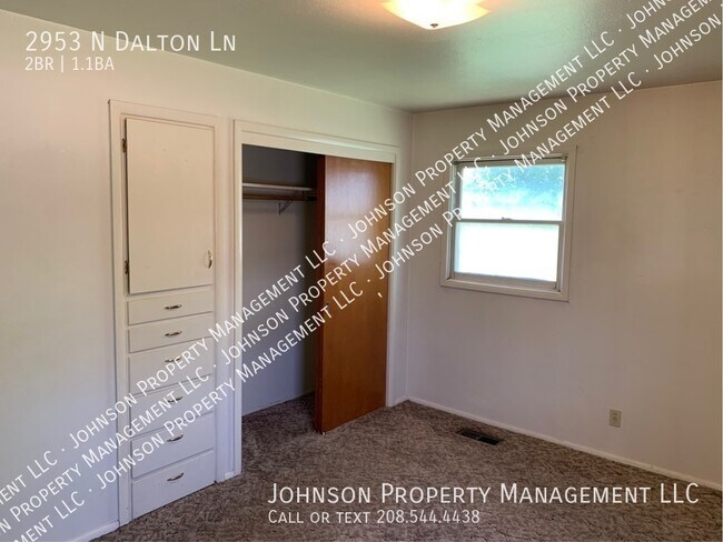 Foto del edificio - 2953 N Dalton Ln