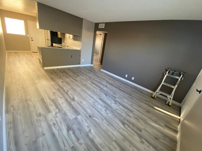 Foto del edificio - 336 W Wilson Ave