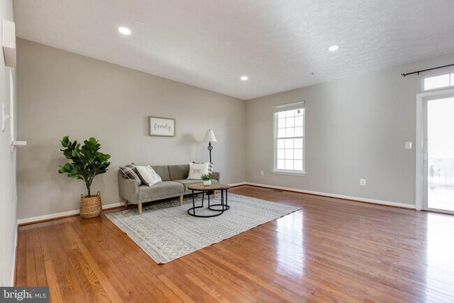 Building Photo - 1734 Sea Pine Cir