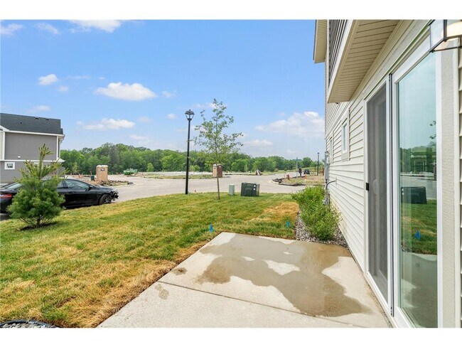 Building Photo - 10900 Fountain Pl N