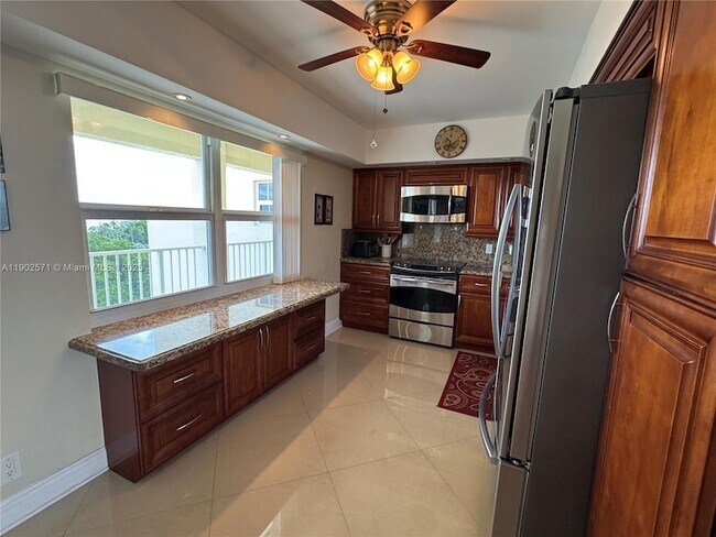 Foto del edificio - 3095 N Course Dr