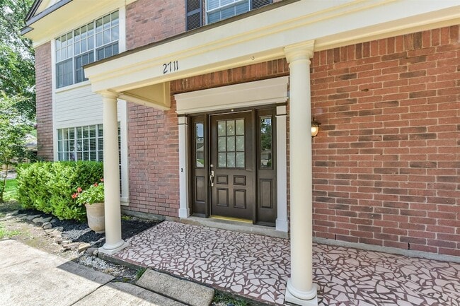 Foto del edificio - 2711 Weald Way Ct