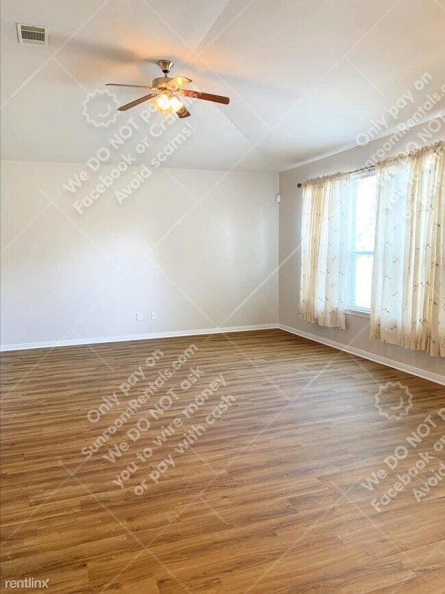 Foto del edificio - 5 br, 2.5 bath House - 209 Buckingham Dr