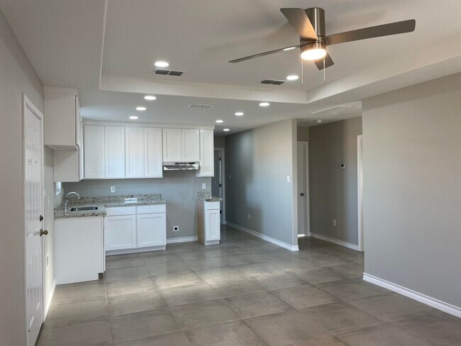 Building Photo - 709 Bluebeard Ct