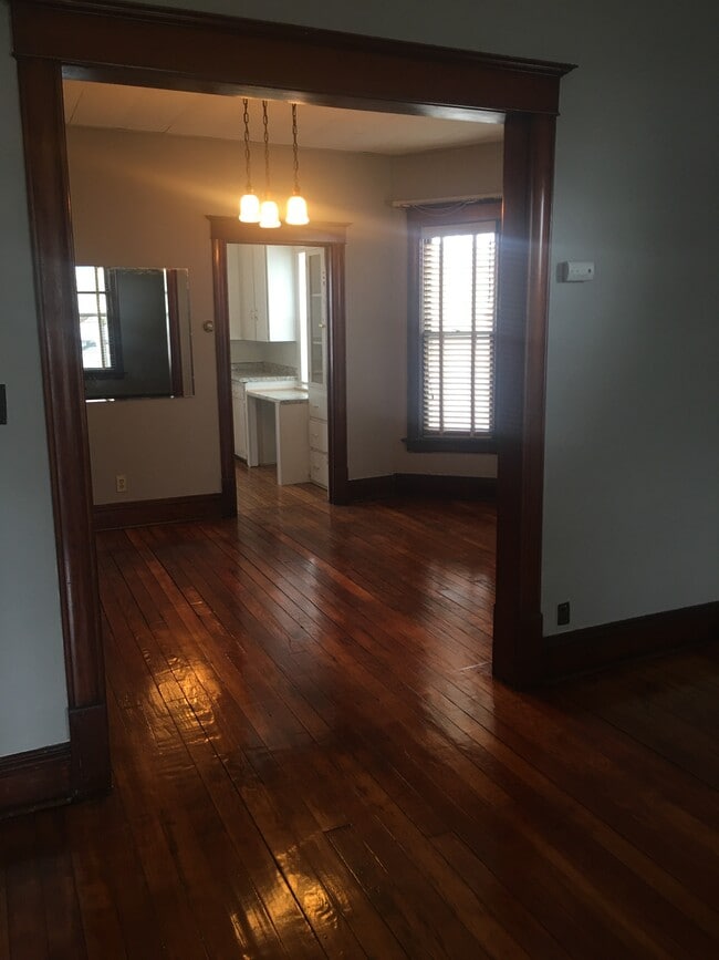 Building Photo - 2516 Wirt St
