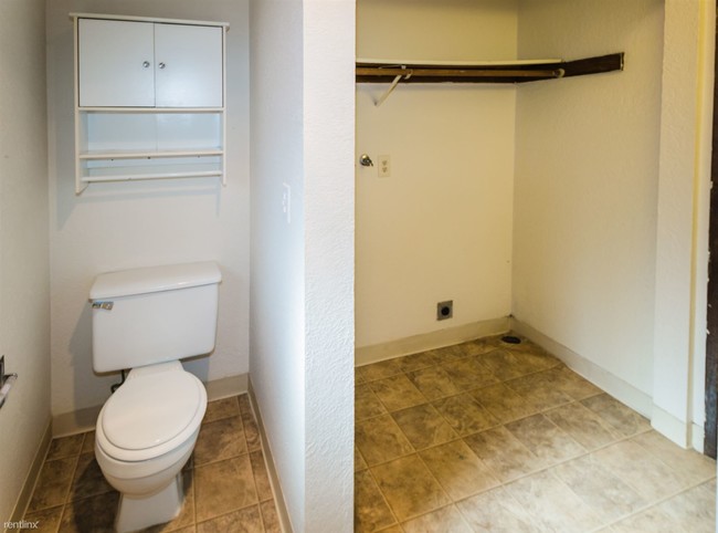 Building Photo - 2 br, 1 bath  - 1804 Greenway Apt A Apt A