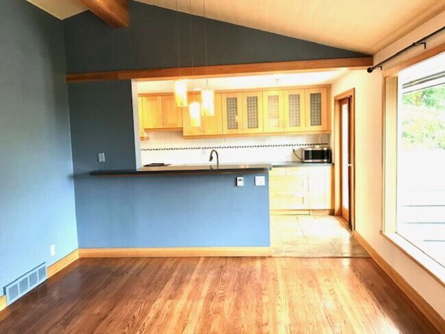 Foto del edificio - 2304 100th Ave NE