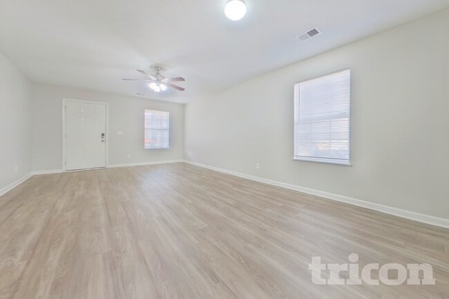 Building Photo - 945 Schofield Ln