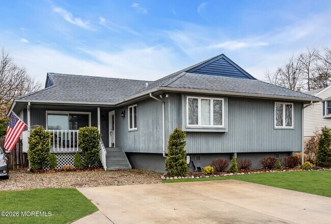 Foto del edificio - 658 Driftwood Pl