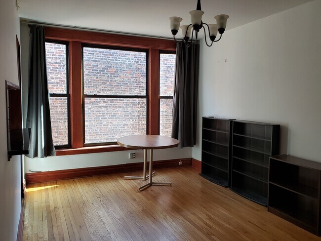 Building Photo - 5103 S Ingleside Ave