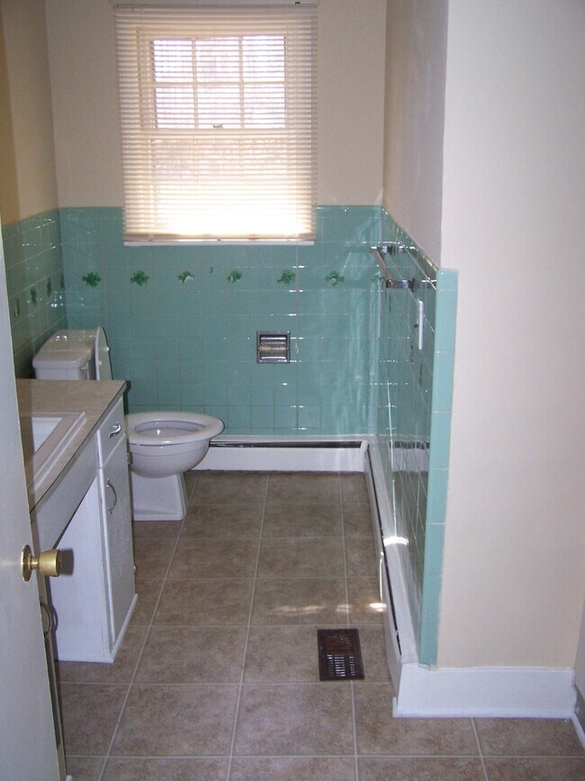 Building Photo - 3BR/1.5BA Brick Ranch Home, Full Basement!