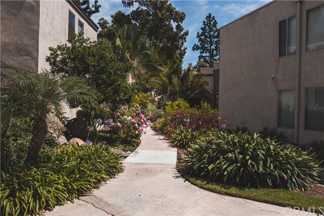 Building Photo - 1240 Cabrillo Park Dr