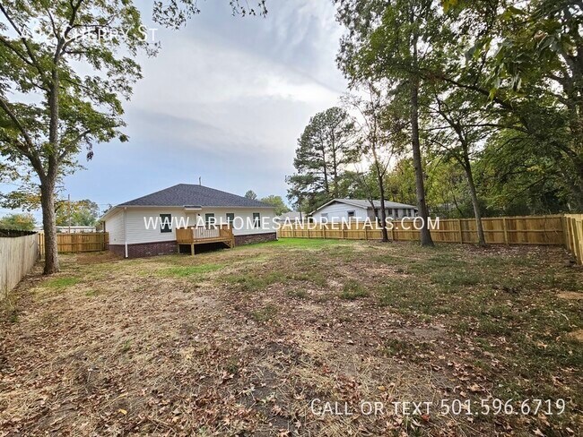 Foto del edificio - 402 Cherry St | $1495 | 3 beds, 2 full baths