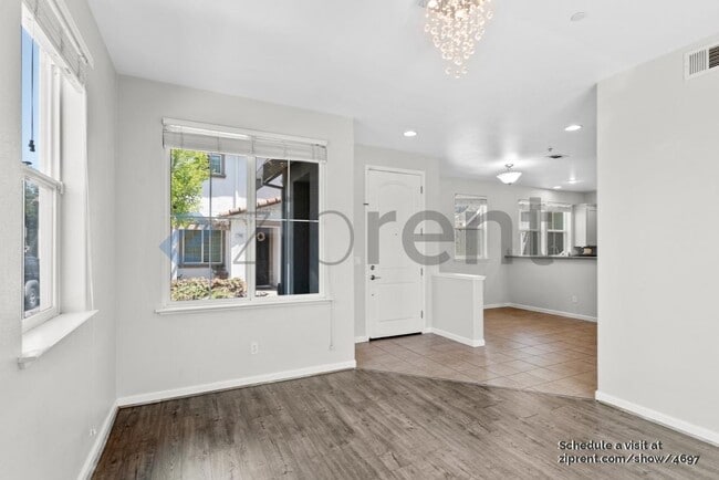 Building Photo - Unit
