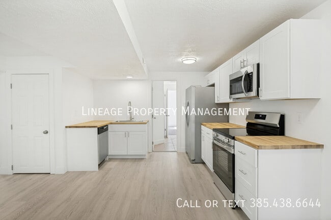 Building Photo - 13863 Kessler Peak Dr