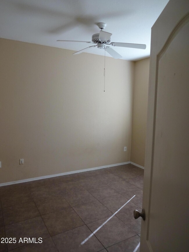 Building Photo - 2929 W Yorkshire Dr