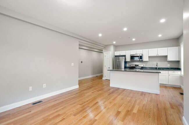 Foto del edificio - 512 Blue Hill Ave
