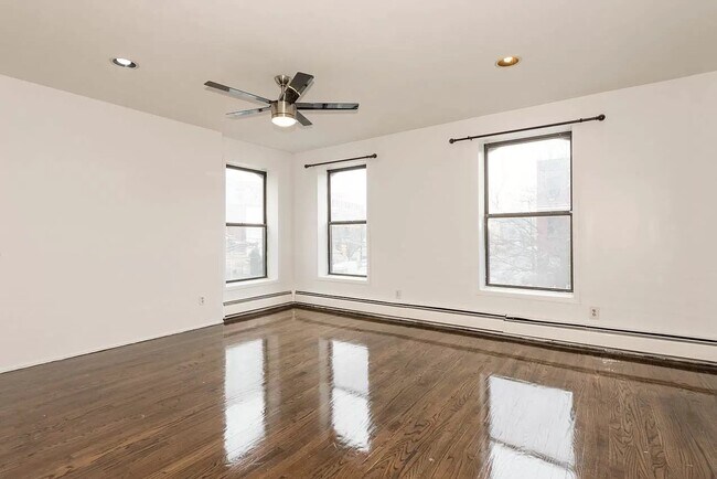 Foto del edificio - 236 Grove St